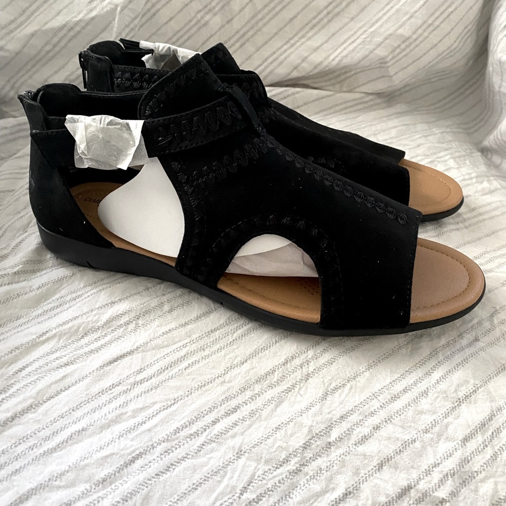 Brand new Comfort View black suede sandal